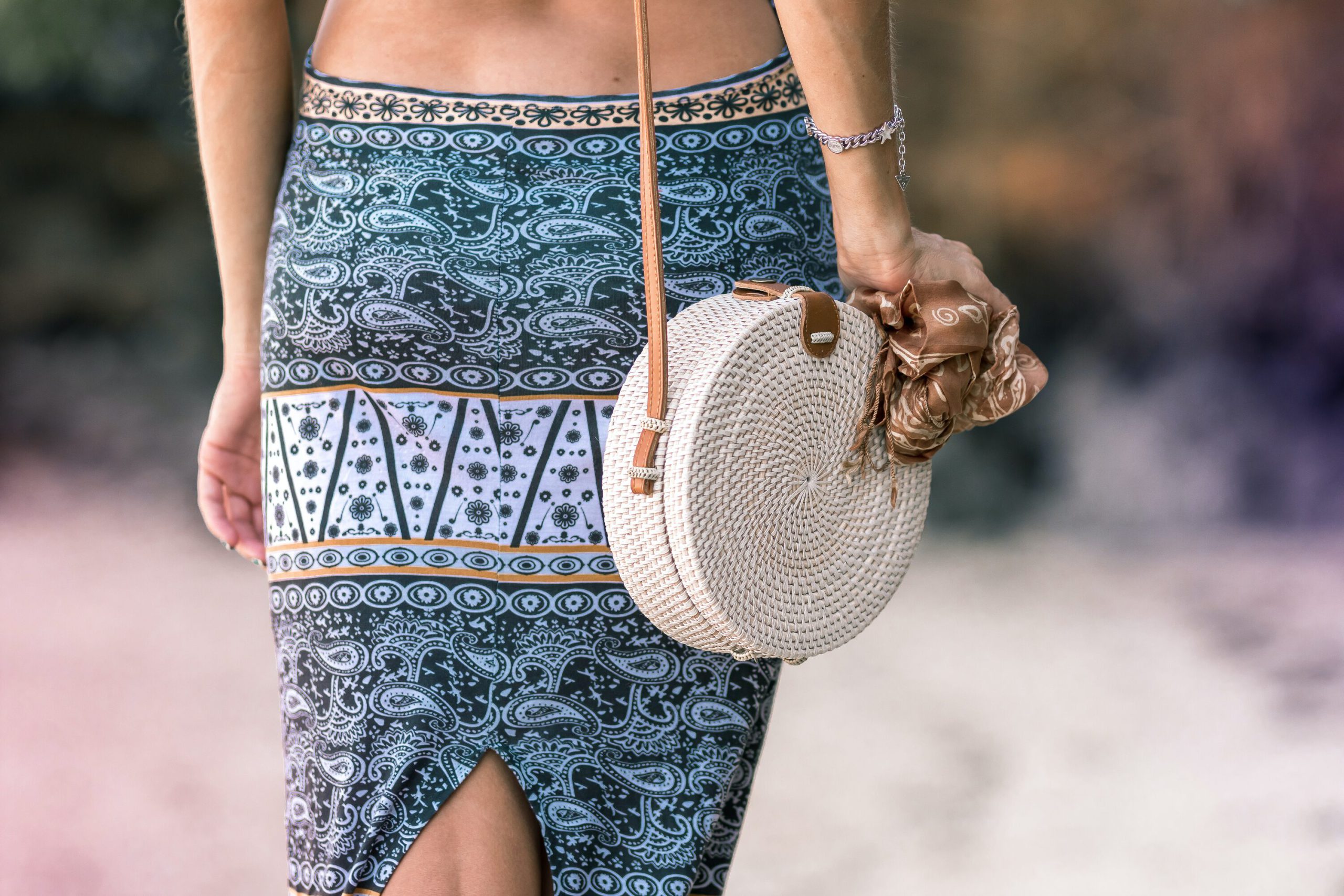 Okrągłe torebki damskie – idealny dodatek nie tylko na lato